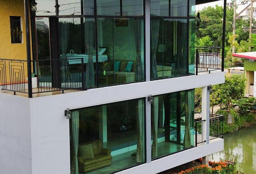 디럭스 룸, Plernsalaya Resort