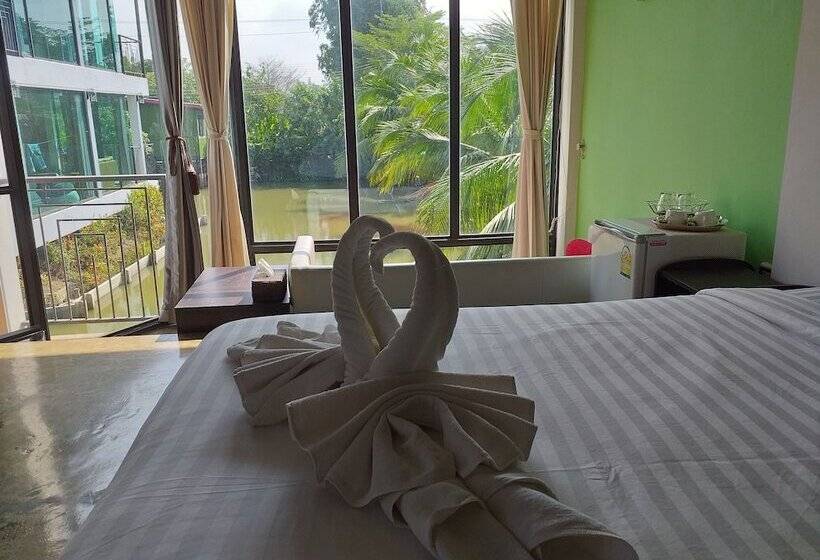 디럭스 룸, Plernsalaya Resort