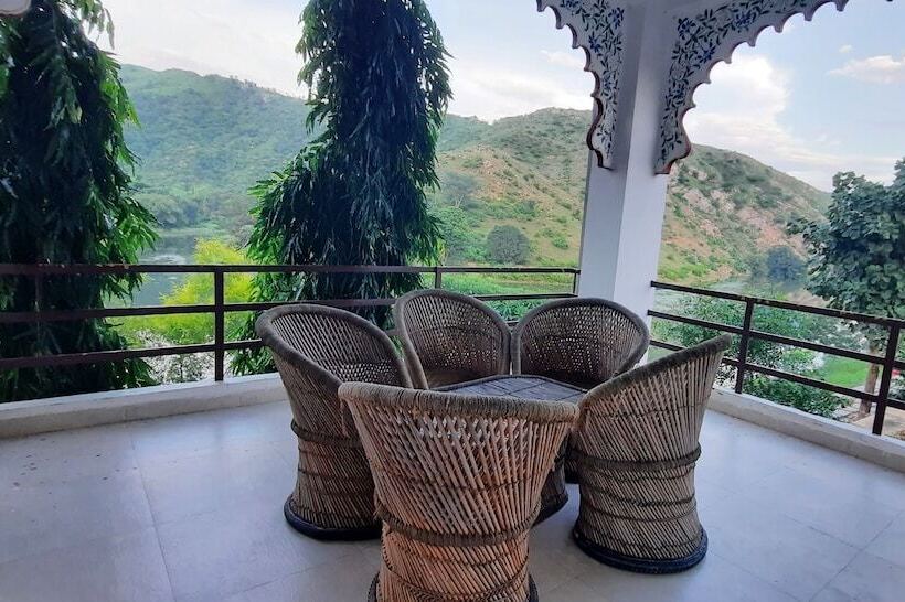 Семейный Номер, Lake Alpi Resort Kumbhalgarh