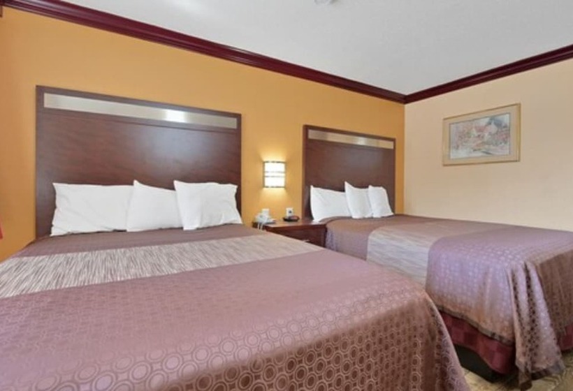 Номер Стандарт 2 Двуспальные Кровати, Americas Deluxe Inn  Marysville