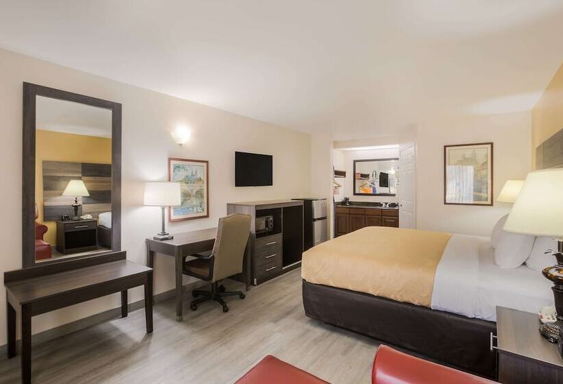 Люкс, Quality Inn & Suites Near Lake Oconee