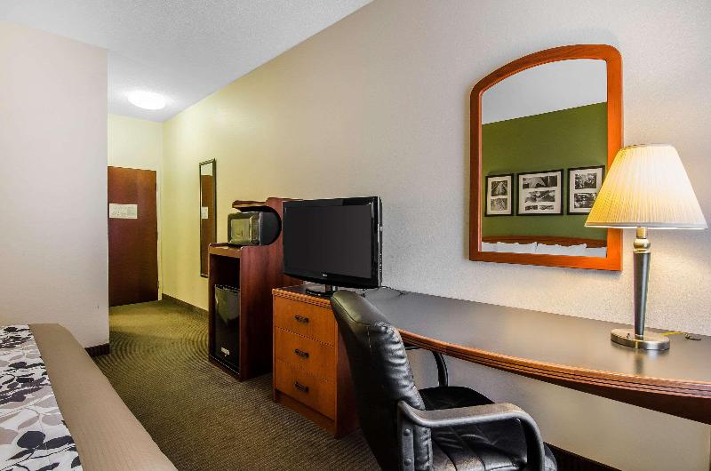 带大床的标准间, Sleep Inn & Suites Danville Hwy 58