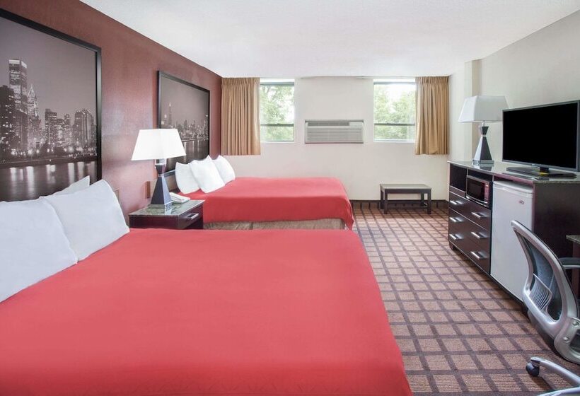 Chambre Standard Lit King Size, Super 8 By Wyndham Chicago Il