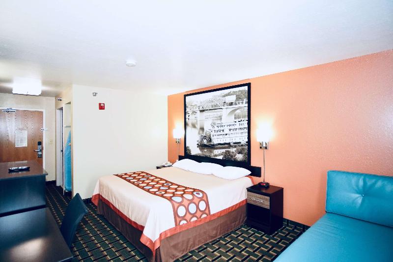 带大床的标准间, Super 8 By Wyndham Crossville Tn