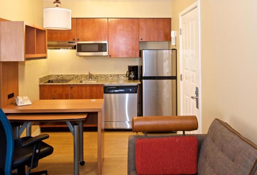 带大床的套房, Towneplace Suites By Marriott Seattle Southcenter
