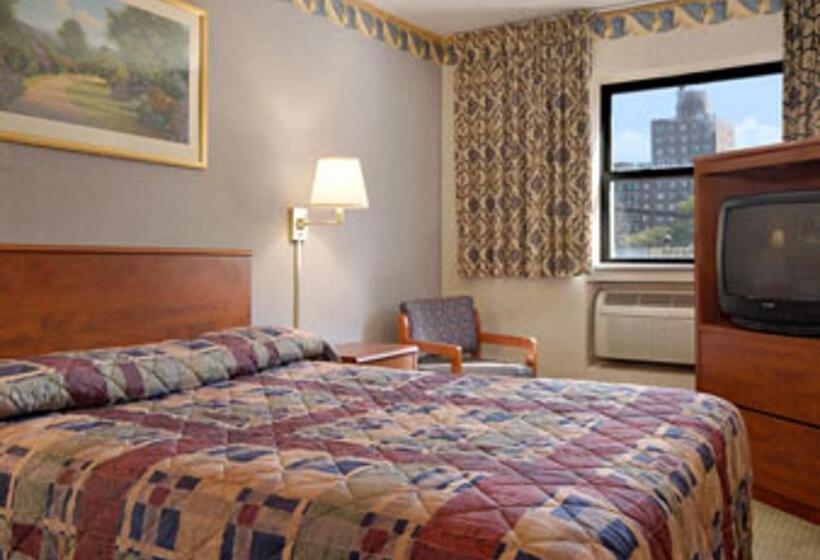 标准间, Super 8 By Wyndham Long Island City Lga