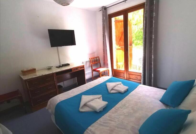 Трехместный Номер Superior, Auberge Du Riou