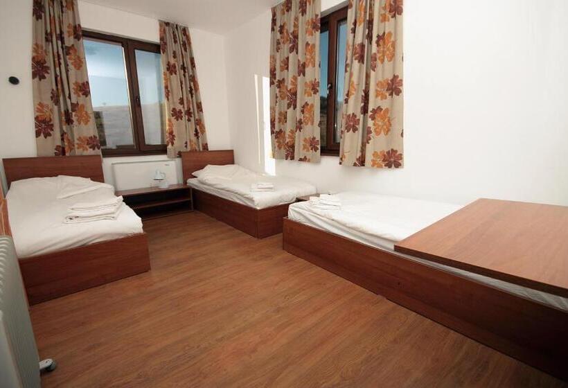 Трехместный Номер Классика, Yan Bibiyan Guest House