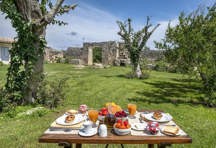 اتاق استاندارد سه نفره, Masseria Berzario