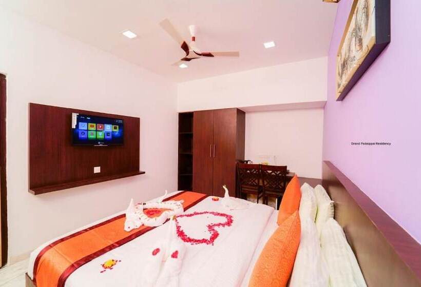 חדר דלוקס עם מרפסת, Grand Padappai Residency   Gpr