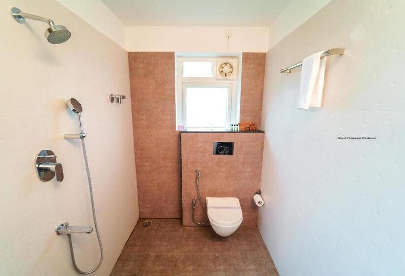 חדר דלוקס עם מיטת קינג, Grand Padappai Residency   Gpr