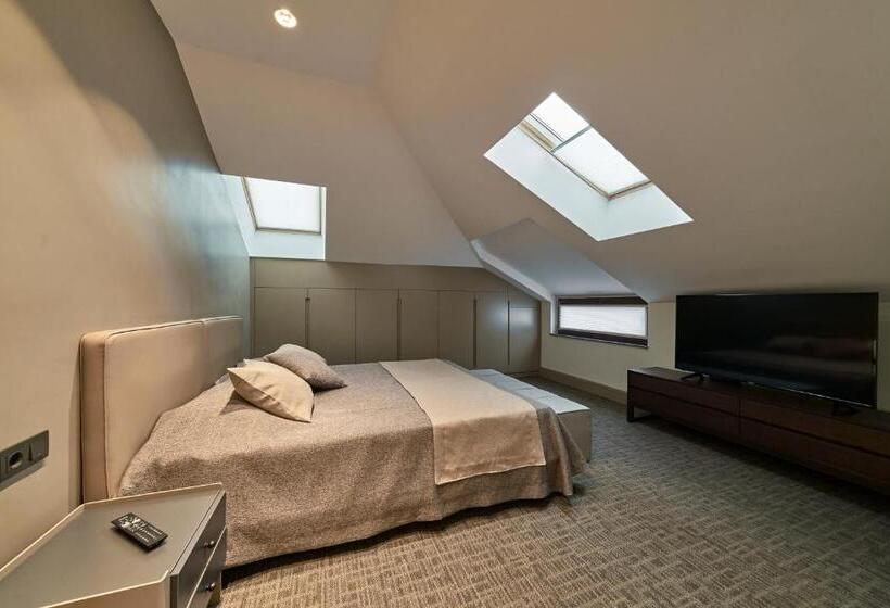 Deluxe Triple Room, Selini Hotel İstanbul Airport