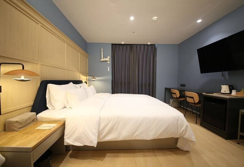 Номер Стандарт, Brown Dot Hotel Sajik Baseball Stadium