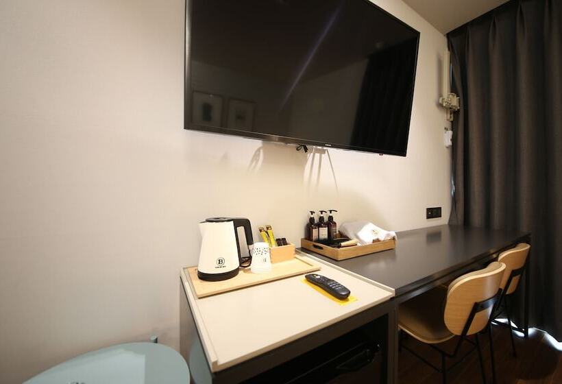 Номер Deluxe, Brown Dot Hotel Sajik Baseball Stadium