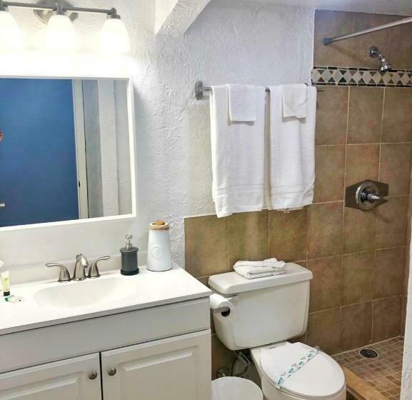 استودیوی سوپریور, Pirates Cove Resort Studios!