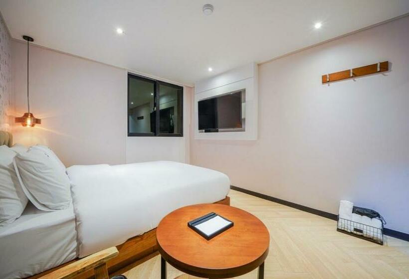 Номер Стандарт, The Stone Bridge Hotel Dongnae