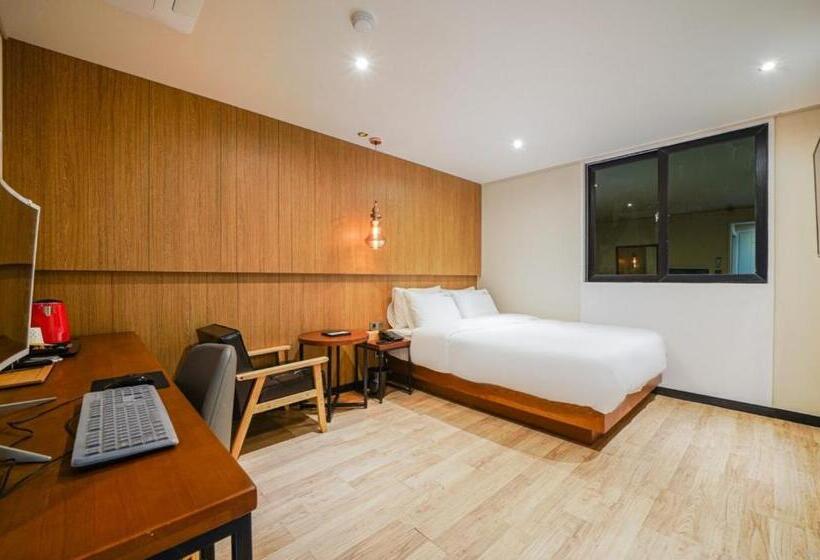 Номер Deluxe, The Stone Bridge Hotel Dongnae