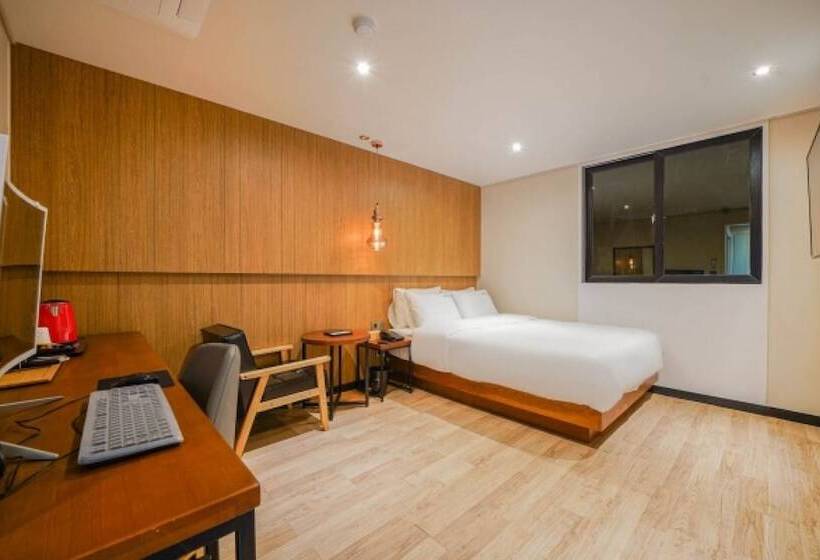 Номер Стандарт, The Stone Bridge Hotel Dongnae