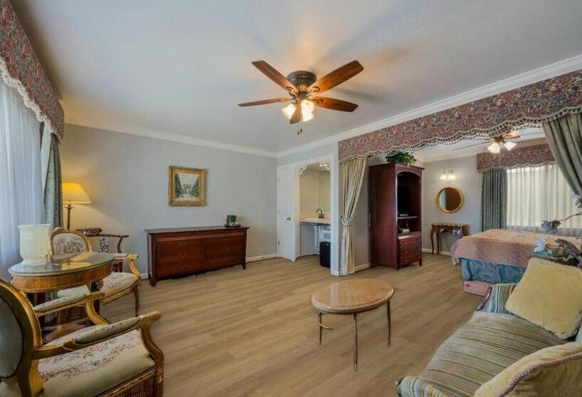 Люкс Кровать Кинг, Carmel Inn & Suites