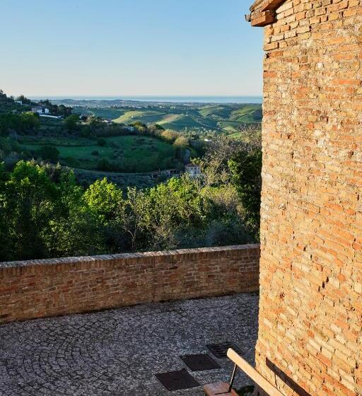 标准工作室, Palazzo Viviani Castello Di Montegridolfo