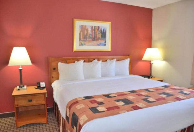 带大床的套房, Cresthill Suites Syracuse