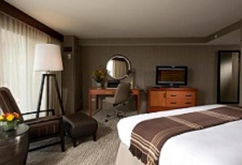 ゴルフ場ビューのダブルベッドスタンダードルーム, Eaglewood Resort & Spa
