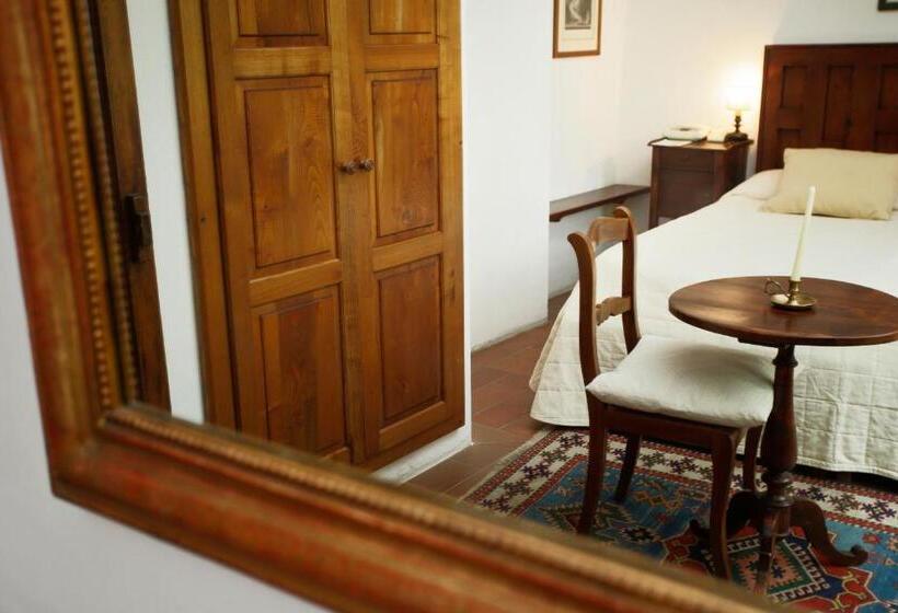 Классический Номер Вид на Сад, Relais Vignale & Spa