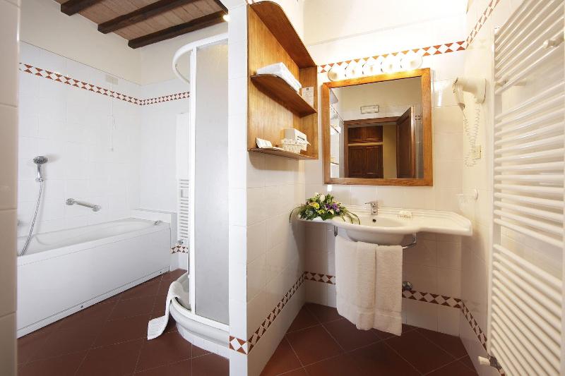 Полулюкс с Балконом, Relais Vignale & Spa