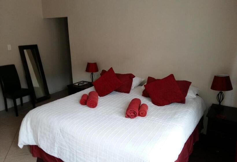 Номер Deluxe, Pine Tree Lodge Pe