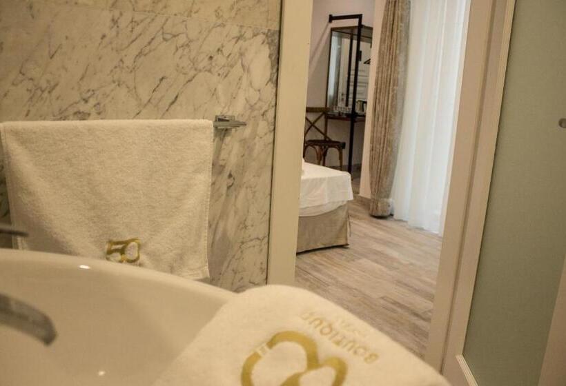 اتاق استاندارد, 50th Guest House
