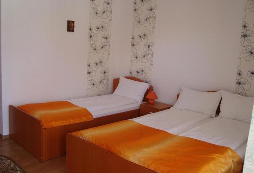 اتاق استاندارد چهار تخته, Casa Mia