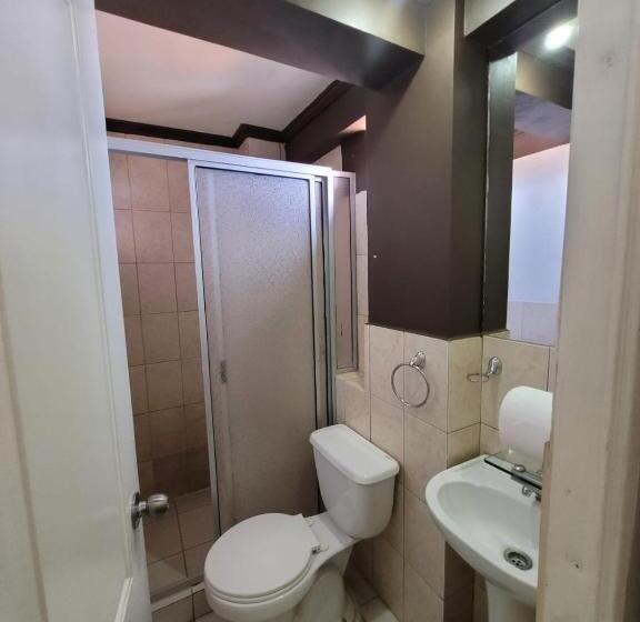 سوئیت کلاسیک, Hostal America