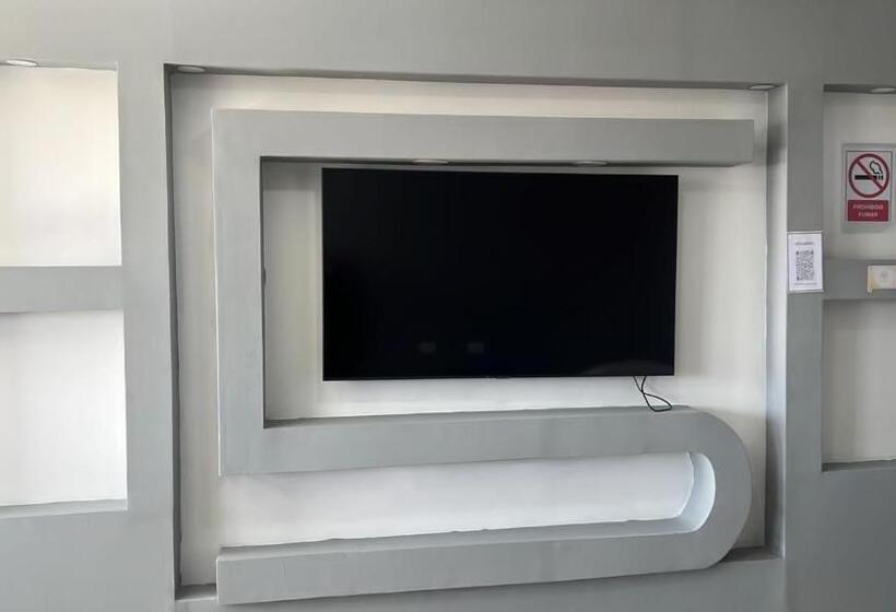 اتاق استاندارد سه نفره, Hostal America