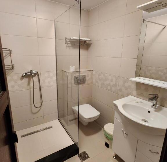اتاق استاندارد سه نفره, Casa Minerva