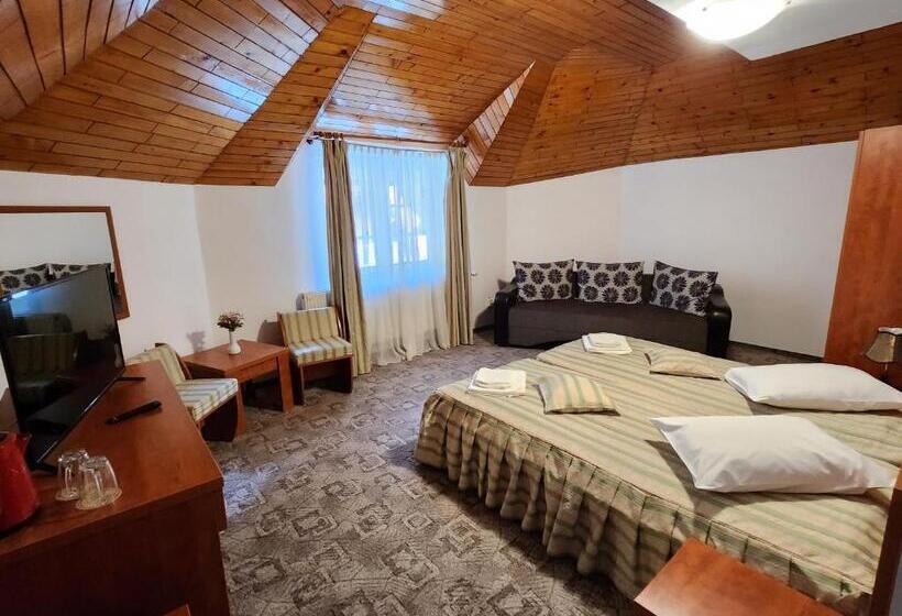 اتاق استاندارد سه نفره, Casa Minerva