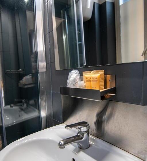 اتاق راحتی, Crossroad