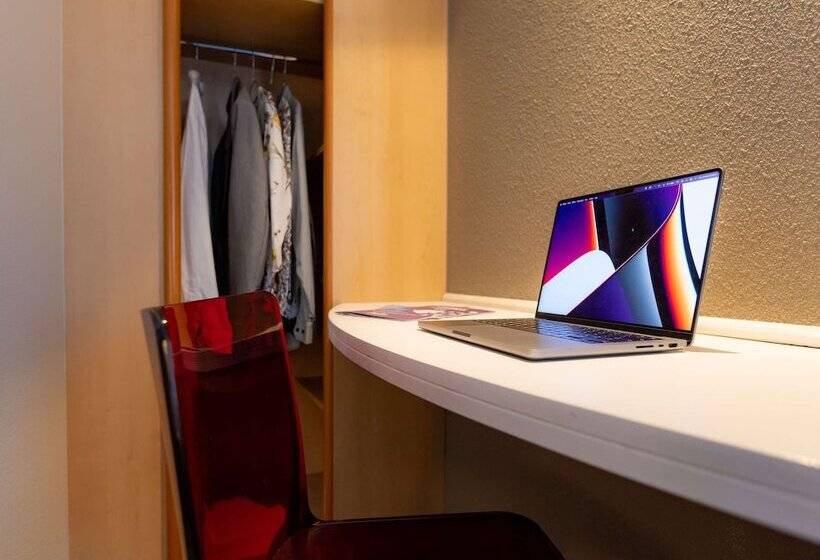 Номер Стандарт Двуспальная Кровать, Ibis Besançon Centre La City