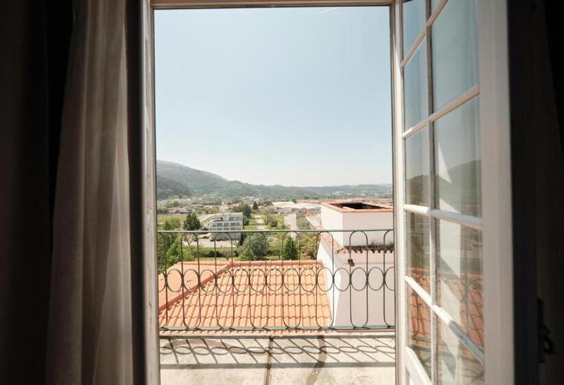 Deluxe Room Mountain View, Octant Lousa