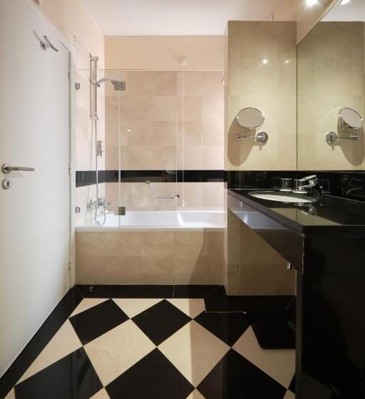 Deluxe Room Mountain View, Octant Lousa