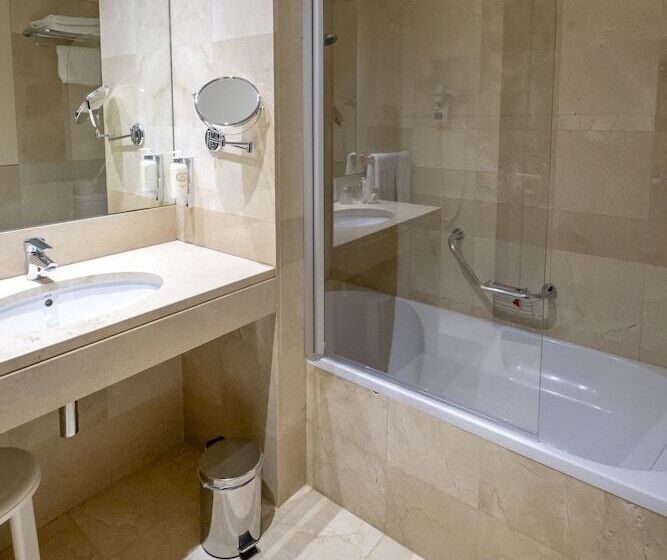 اتاق استاندارد تودرتو, Octant Lousa