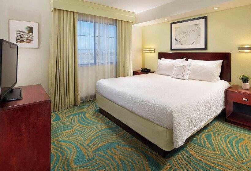 Люкс, Best Western Hesperia Victorville Suites