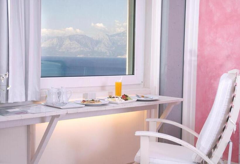 اتاق استاندارد با چشم‌انداز دریا, The Marmara Antalya