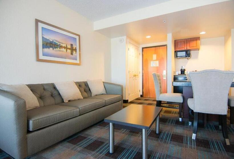 Люкс Кровать Кинг, Wingate By Wyndham   Orlando International Airport  Free Hot Breakfast