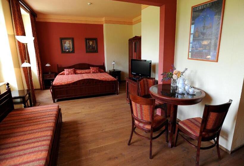 Семейный Номер, Romantic Hotel Mlýn Karlstejn