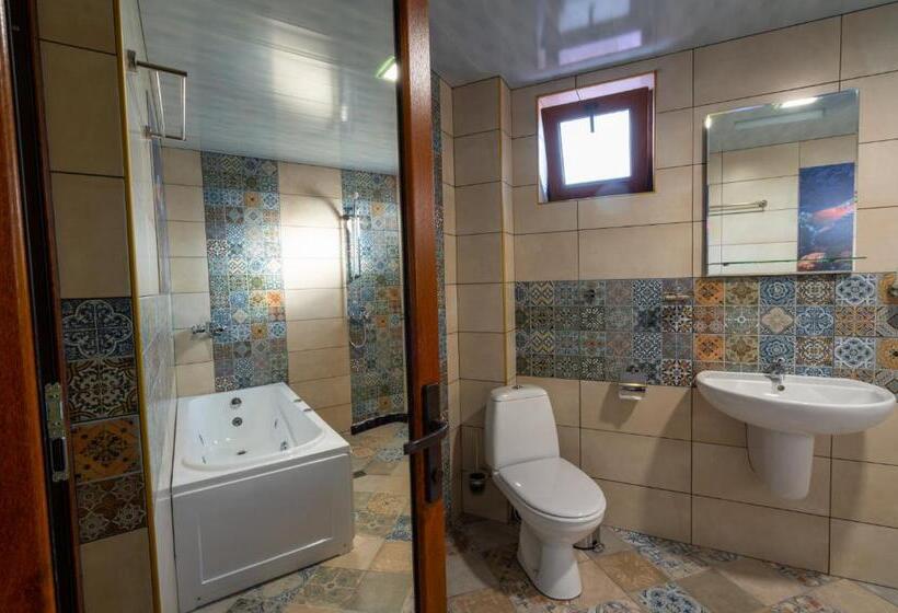 Студио Стандарт с Балконом, Family Hotel Preslav