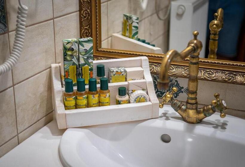 Люкс Deluxe Кровать Кинг, Provence Birtok