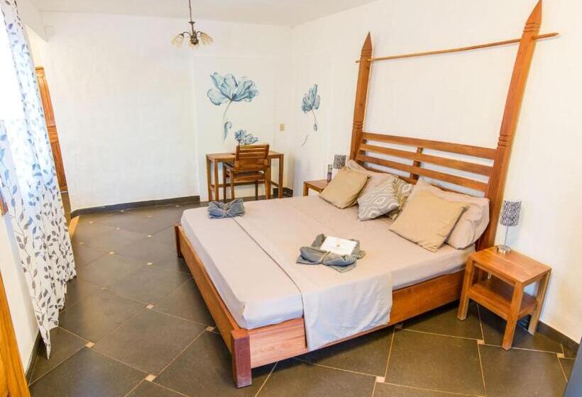 Quarto Estandar com Sacada, Punta Duarte Garden Inn