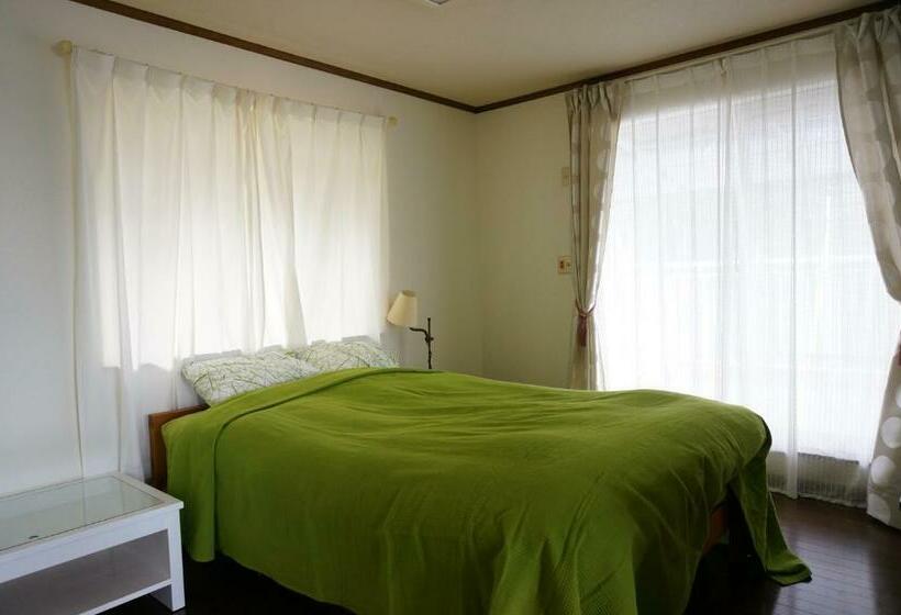 Четырехместный Номер Стандарт, Atelier Bee S Knees Bed & Breakfast