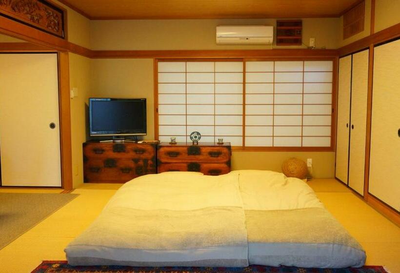 Четырехместный Номер Стандарт, Atelier Bee S Knees Bed & Breakfast