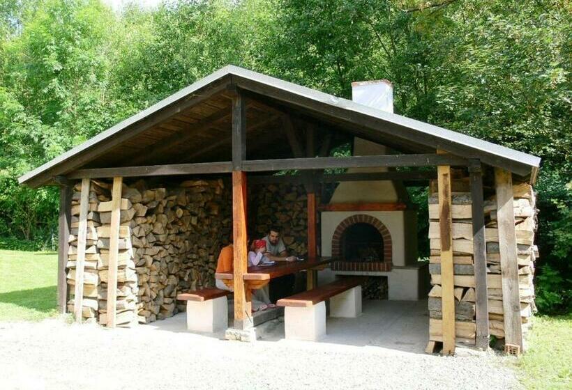 Семейный Номер, Penzion Továrníkova Vila